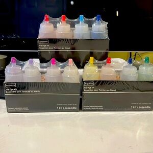 Art minds Tie Dye Kits. 3 kits new in package. 12 colors in all.